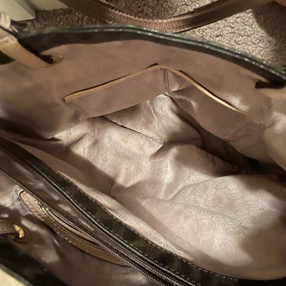 Michael Kors purse - Picture 6 of 8